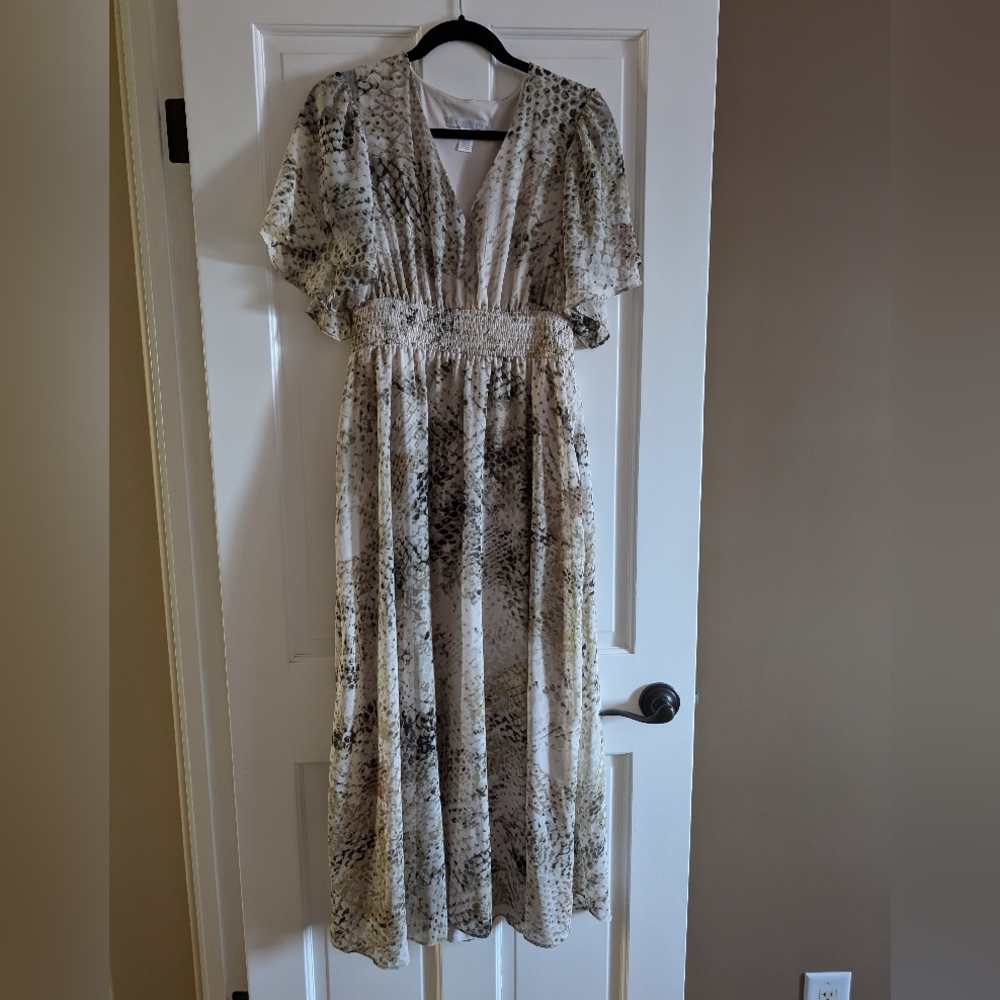 Women's maxi animal print shirt sleeve dress